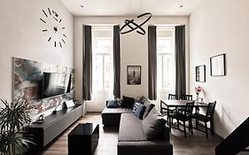 Contemporary Jindrisska Apartment